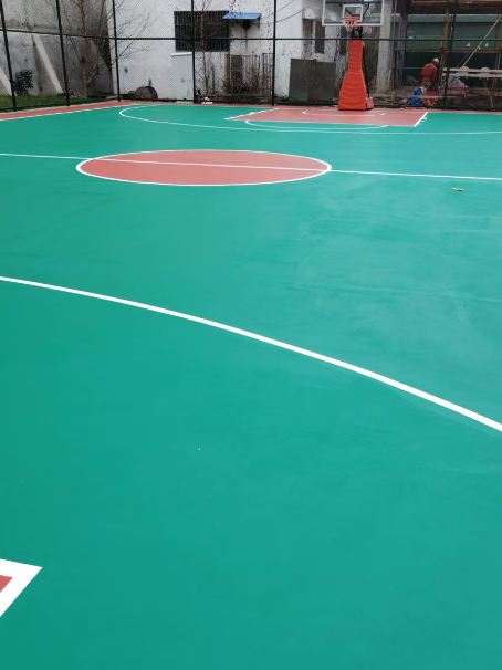 隆子 球场长期使用易出现地面开裂